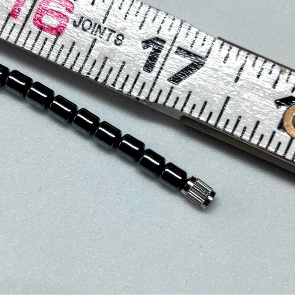 MRC Hematite Beaded Tri Circle Pendant Necklace 17.5" - Picture 9 of 10